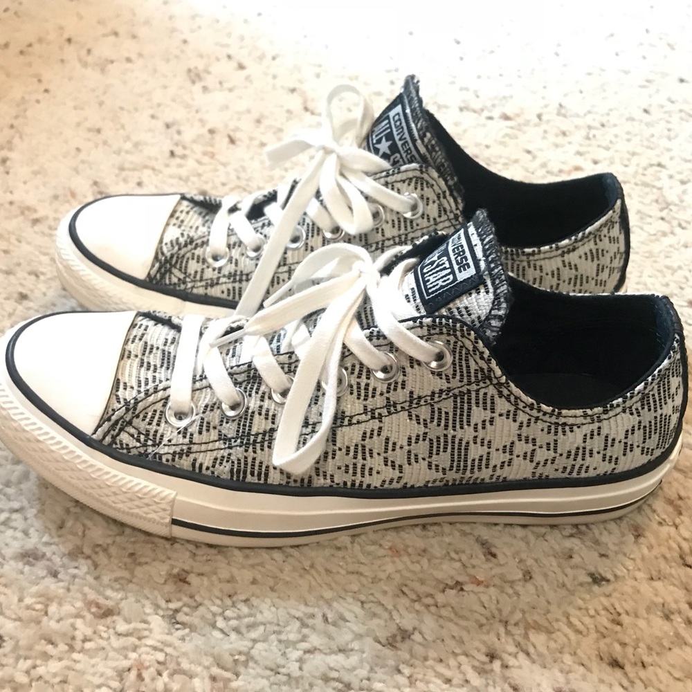 Women’s Converse shoes size 8